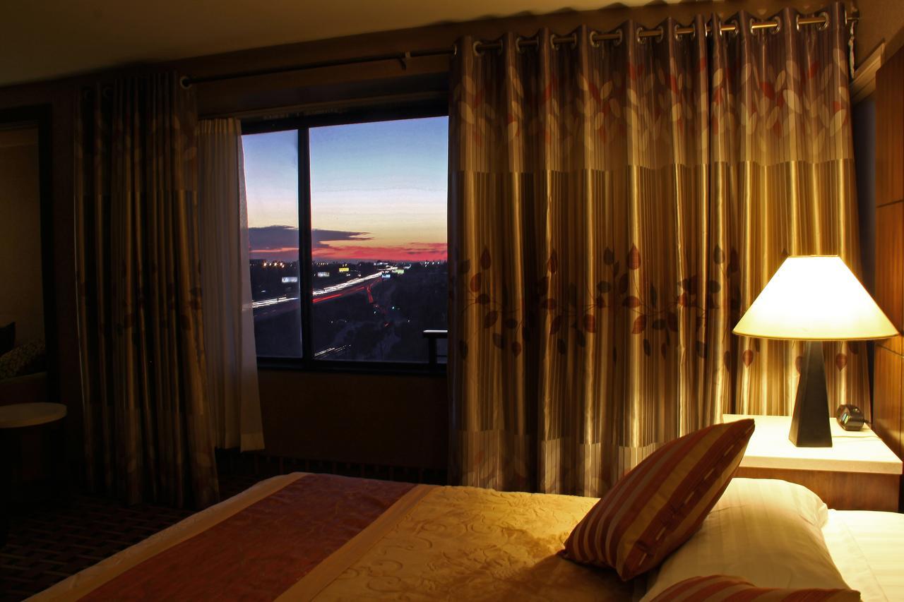 La Crystal Hotel -Los Angeles-Long Beach Area Carson Exterior photo
